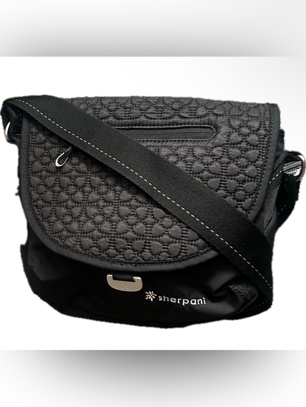 Sherpani Milli LE Small Messenger
Bag Black Floral Quilted Crossbody